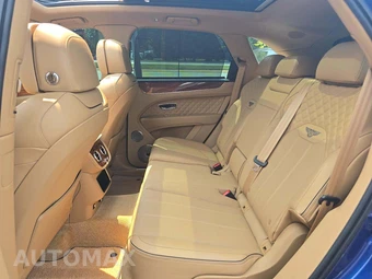 2021 Bentley Bentayga V8 - miniatura 10