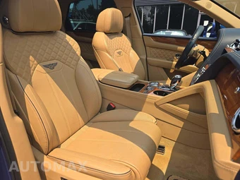 2021 Bentley Bentayga V8 - miniatura 15