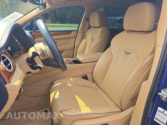 2021 Bentley Bentayga V8 - miniatura 3