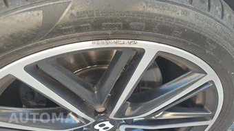 2021 Bentley Flying Spur V8 - miniatura 19
