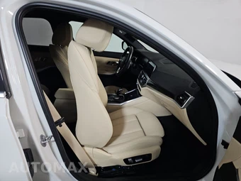 2021 BMW 3 Series Sedan 330e - miniatura 8