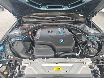 2021 BMW 3 Series Sedan 330e - miniatura 15