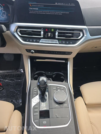 2021 BMW 3 Series Sedan 330e xDrive - miniatura 11