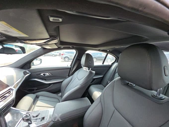 2021 BMW 3 Series Sedan 330e xDrive - miniatura 17