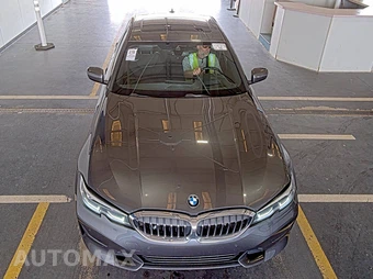 2021 BMW 3 Series Sedan 330e xDrive - miniatura 2
