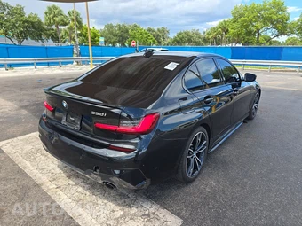 2021 BMW 3 Series Sedan 330i M SPORT LINE - miniatura 4