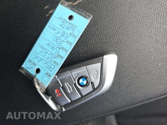 2021 BMW 3 Series Sedan 330i M SPORT LINE - miniatura 8