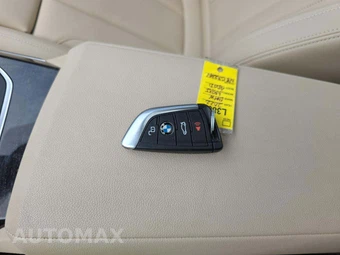 2021 BMW 3 Series Sedan 330i xDrive - miniatura 8
