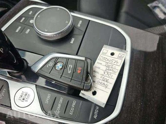 2021 BMW 3 Series Sedan 330i xDrive - miniatura 9