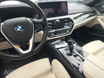 2021 BMW 5 Series Sedan 530e xDrive - miniatura 11
