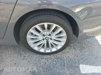 2021 BMW 5 Series Sedan 530i - miniatura 11