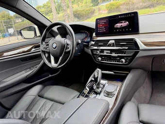 2021 BMW 5 Series Sedan 530i - miniatura 12