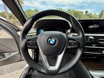 2021 BMW 5 Series Sedan 530i - miniatura 15