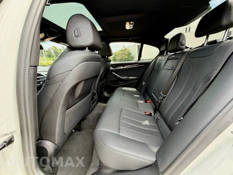 2021 BMW 5 Series Sedan 530i - miniatura 25