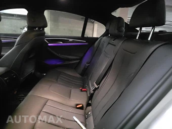 2021 BMW 5 Series Sedan 530i - miniatura 31