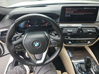 2021 BMW 5 Series Sedan 530i - miniatura 11