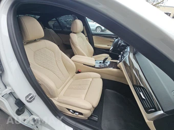 2021 BMW 5 Series Sedan 530i - miniatura 8