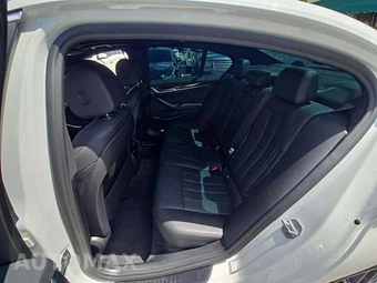 2021 BMW 5 Series Sedan 530i - miniatura 10