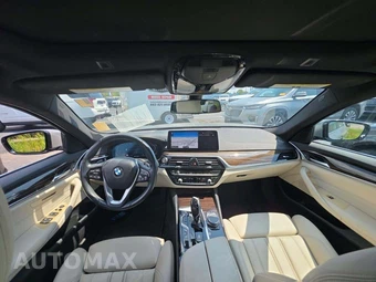 2021 BMW 5 Series Sedan 530i - miniatura 10