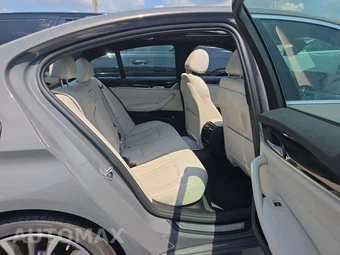 2021 BMW 5 Series Sedan 530i - miniatura 16