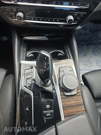 2021 BMW 5 Series Sedan 530i xDrive - miniatura 26