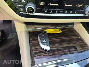 2021 BMW 5 Series Sedan 530i xDrive - miniatura 8