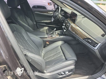 2021 BMW 5 Series Sedan 530i xDrive - miniatura 8