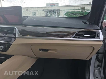 2021 BMW 5 Series Sedan 530i xDrive - miniatura 19