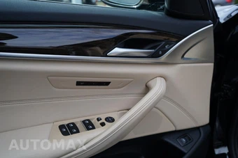 2021 BMW 5 Series Sedan 530i xDrive - miniatura 17