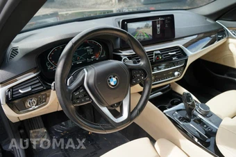 2021 BMW 5 Series Sedan 530i xDrive - miniatura 22