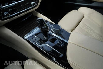 2021 BMW 5 Series Sedan 530i xDrive - miniatura 39