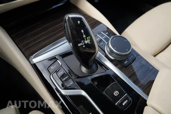 2021 BMW 5 Series Sedan 530i xDrive - miniatura 41