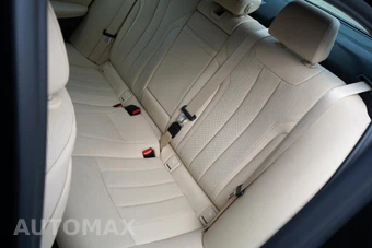 2021 BMW 5 Series Sedan 530i xDrive - miniatura 44