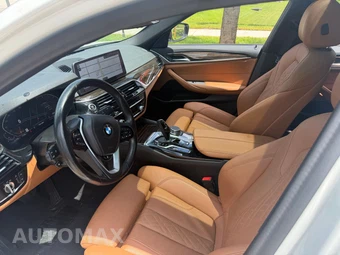 2021 BMW 5 Series Sedan 530i xDrive - miniatura 9