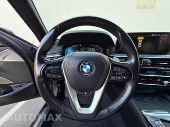 2021 BMW 5 Series Sedan 530i xDrive - miniatura 17