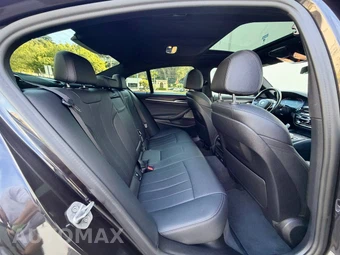 2021 BMW 5 Series Sedan 530i xDrive - miniatura 24