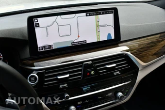 2021 BMW 5 Series Sedan 540i xDrive - miniatura 13