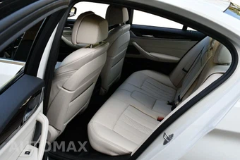 2021 BMW 5 Series Sedan 540i xDrive - miniatura 15