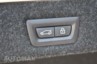 2021 BMW 5 Series Sedan 540i xDrive - miniatura 17