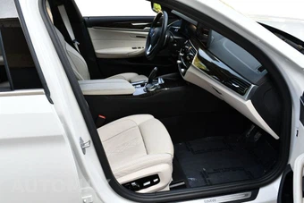 2021 BMW 5 Series Sedan 540i xDrive - miniatura 19