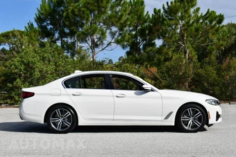 2021 BMW 5 Series Sedan 540i xDrive - miniatura 34
