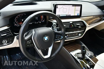 2021 BMW 5 Series Sedan 540i xDrive - miniatura 40