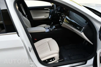 2021 BMW 5 Series Sedan 540i xDrive - miniatura 47