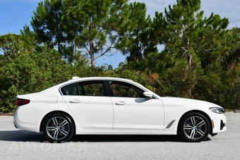 2021 BMW 5 Series Sedan 540i xDrive - miniatura 7