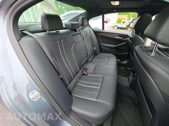 2021 BMW 5 Series Sedan 540i xDrive - miniatura 13