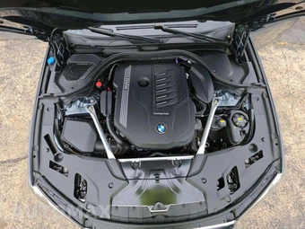 2021 BMW 5 Series Sedan 540i xDrive - miniatura 21