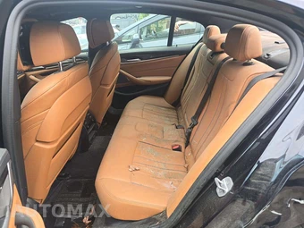 2021 BMW 5 Series Sedan M550i xDrive - miniatura 13