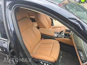 2021 BMW 5 Series Sedan M550i xDrive - miniatura 18