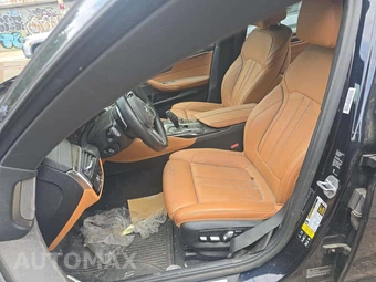 2021 BMW 5 Series Sedan M550i xDrive - miniatura 6