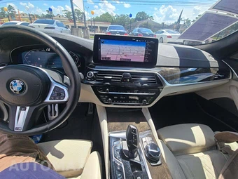 2021 BMW 5 Series Sedan M550i xDrive - miniatura 7